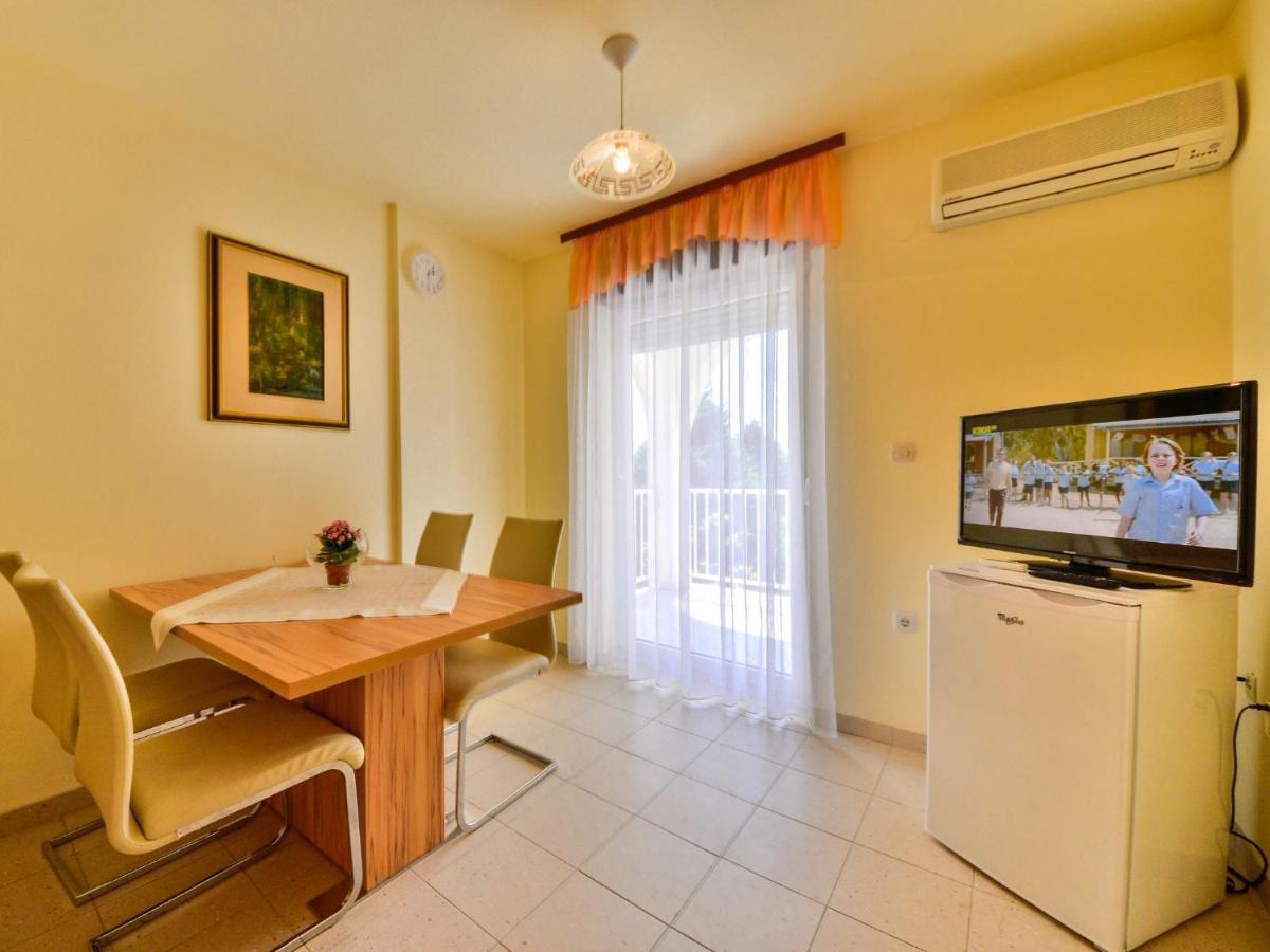 Apartment Fani-1 By Interhome Banjol Extérieur photo
